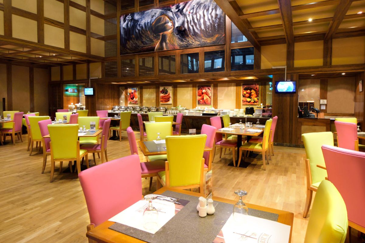 Capitol Hotel Dubai - Food, Drinks, Restaurants, Bars